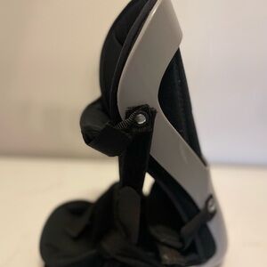 Kids S/M Black and Gray Orthopedic Stretching Boot